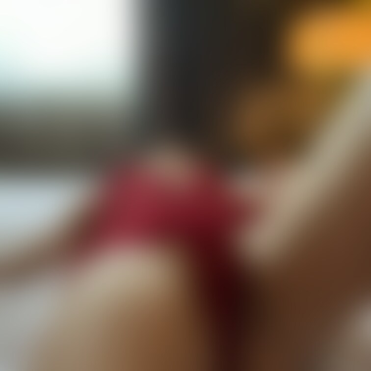 涼しい、、お部屋で、、
涼しい、、格好で、、ゴロゴロ。。。