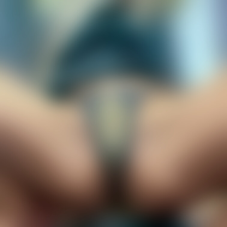 M字開脚はエロいって聞きました🩷
黒ギャルと豹柄は映えます✌️
