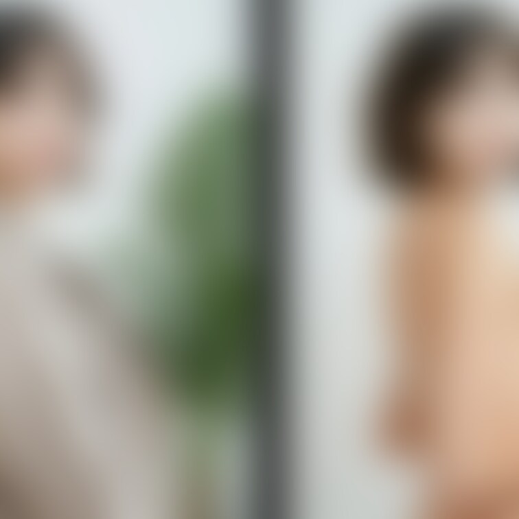 着衣と脱衣を並べた画像です。画像№1111