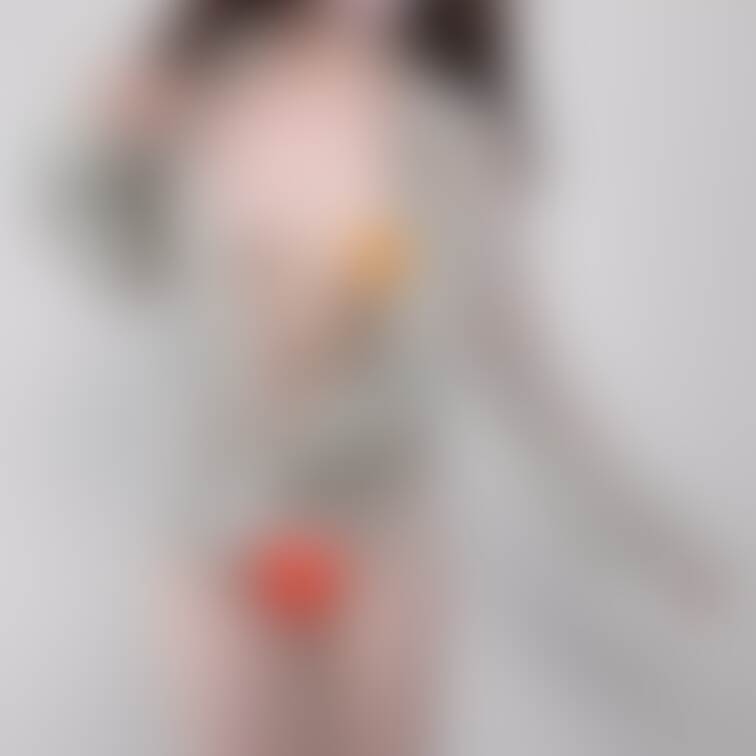夜になっても暑いね💦

暑いから、ブラウスのボタン、
最後の１つ開けてほしいな？❤️

ゆっくり、
やさしく