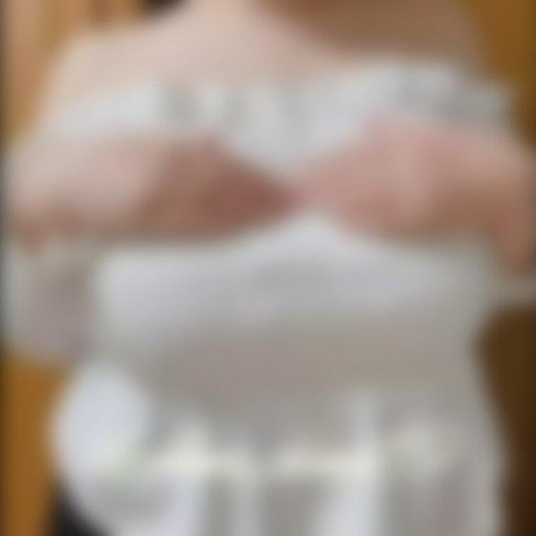 横からのLカップぼろん✨
