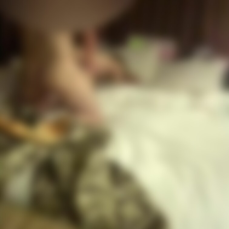初めて寝取られました🥹
他人では感じないとあれほど言っていた彼女ですが、しっかり喘いでました😭😭😭
なんとも複雑でし
