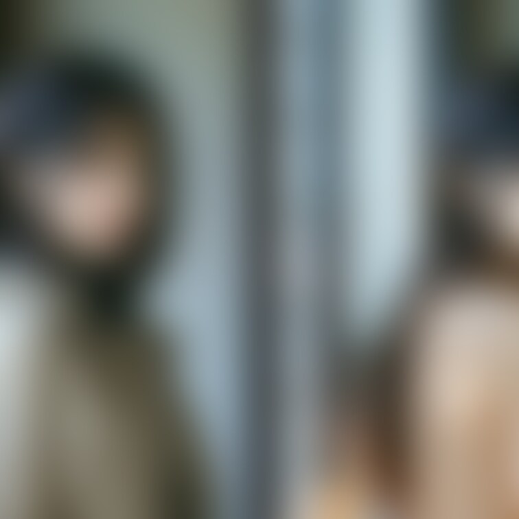 画像№1355   着衣と脱衣を並べた画像です    ※有料プラン用