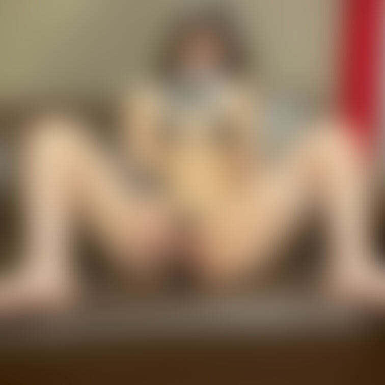 布をぴらり笑
今日の動画はこの状態でのオナニーです～