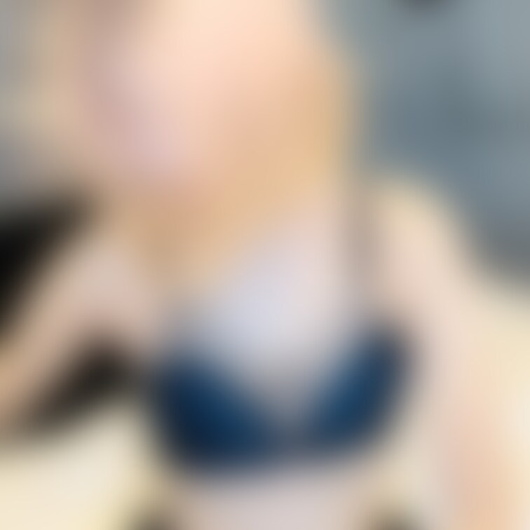 続きです✨
ブラをぬぎぬぎ🥰

この日、暑かったんですよ💦
汗が気になってシャワー浴びたいしか考えてなかった時の