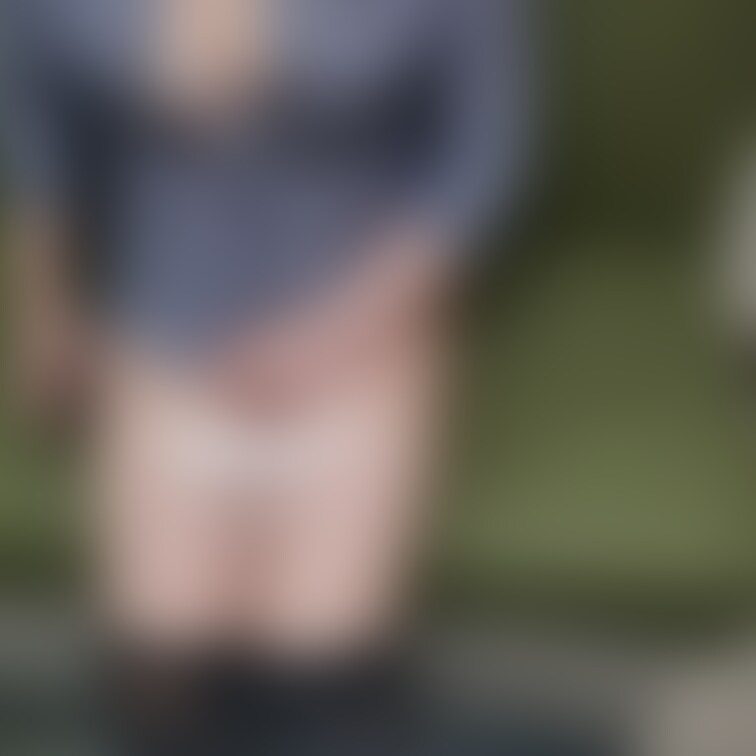 下着を下ろして見て貰いたい
部分があります