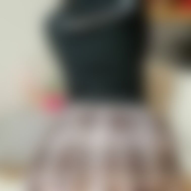 スーパーアイドル級美少女のパンティが丸見え🍑
プリプリ美尻の厳選バックショットで理性崩壊寸前‼️