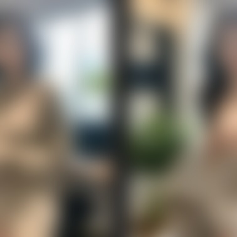 着衣と脱衣を並べた画像です。画像№935