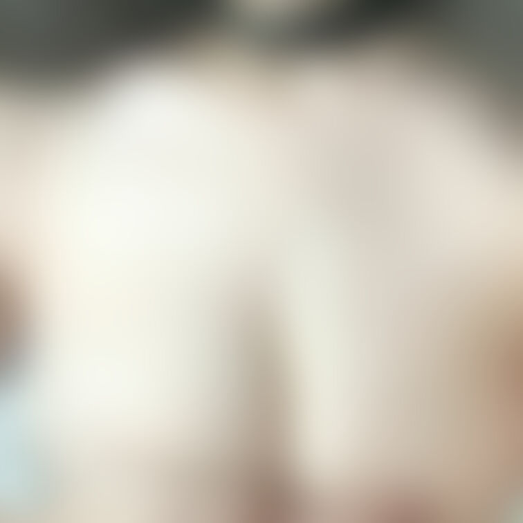 おはよう💕谷間好き?