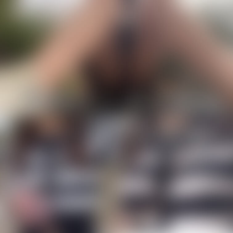 遠隔ローターを使ったノーブラお散歩の動画と新幹線の中でのオナ動画ただいま編集中🤫🩵有料に投稿したらまたちらっと動画公開す
