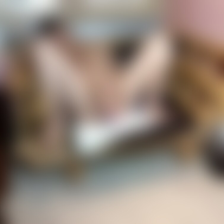 あや28歳妊婦現在8ヶ月

この写真は、あやさんが6ヶ月の頃にしたホテルでのバイブオナニーの写真です！

私レフ