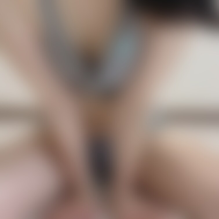 頑張って作った谷間🥺

【みみからのお願い💕】 
えっちだと思ってくれた方は 
写真下の♡印をポチッとしてくれる
