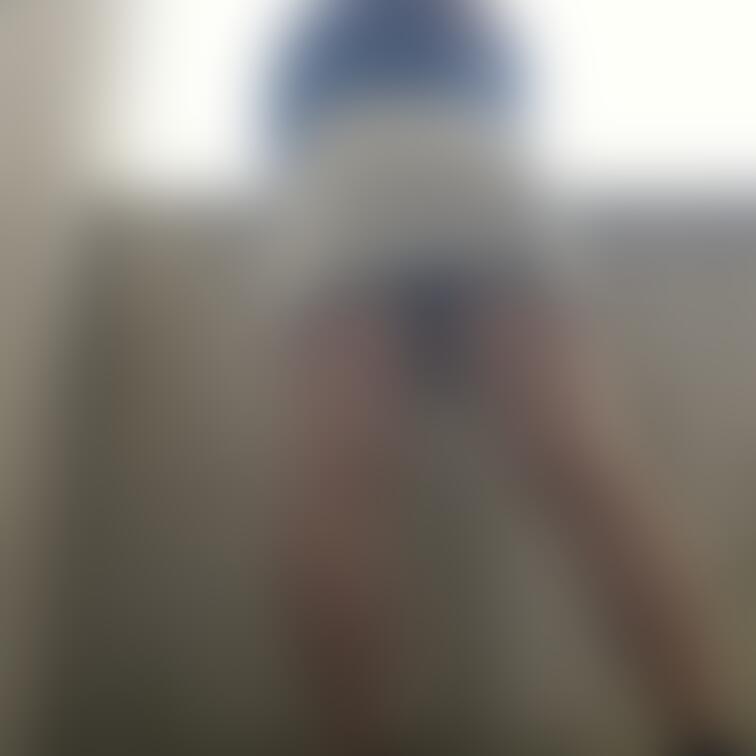 ムチムチのdeens妻ご覧下さい　
お尻たまらん　
探し物していたので…Tバックしかはきません