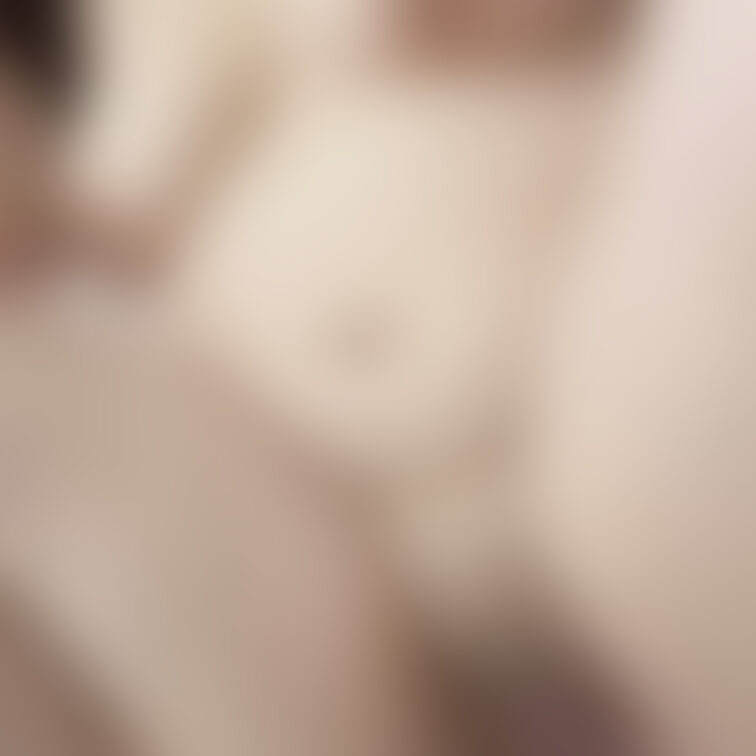 久しぶりの投稿！
さっき撮りです💖

これからディルドオナニーするところ笑