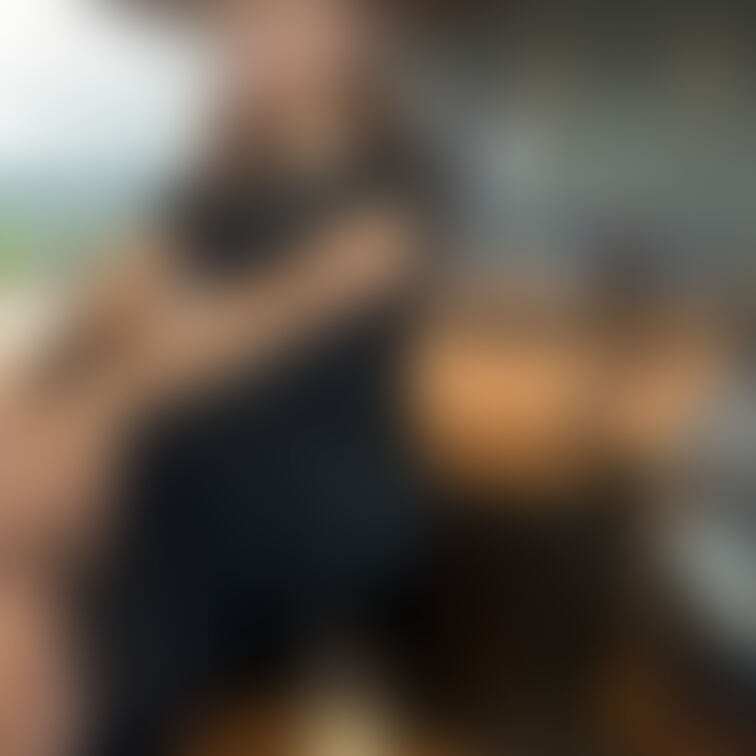 セクシー担当？キャバ嬢のYちゃん
Twitter投稿分
お仕事服ではパンチラにニップレスが見えたりとかなりのセクシー