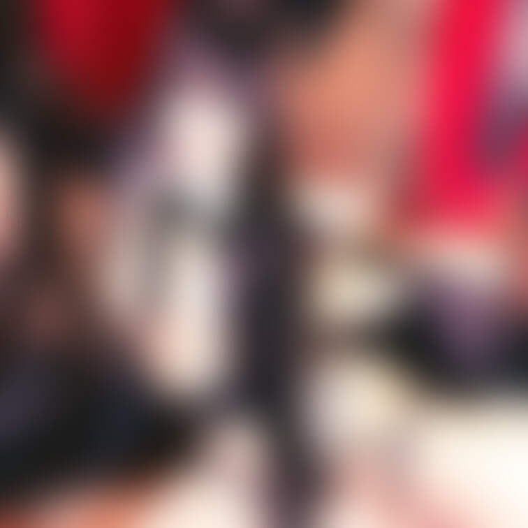 黒と白のマダラ模様のうさぎ