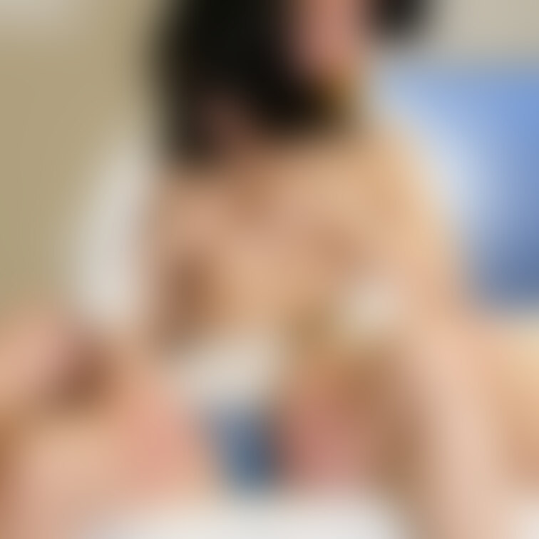 ２月１４日の寝取られ

服を脱がされ妻の胸が露に乳首はビンビンになっています.......