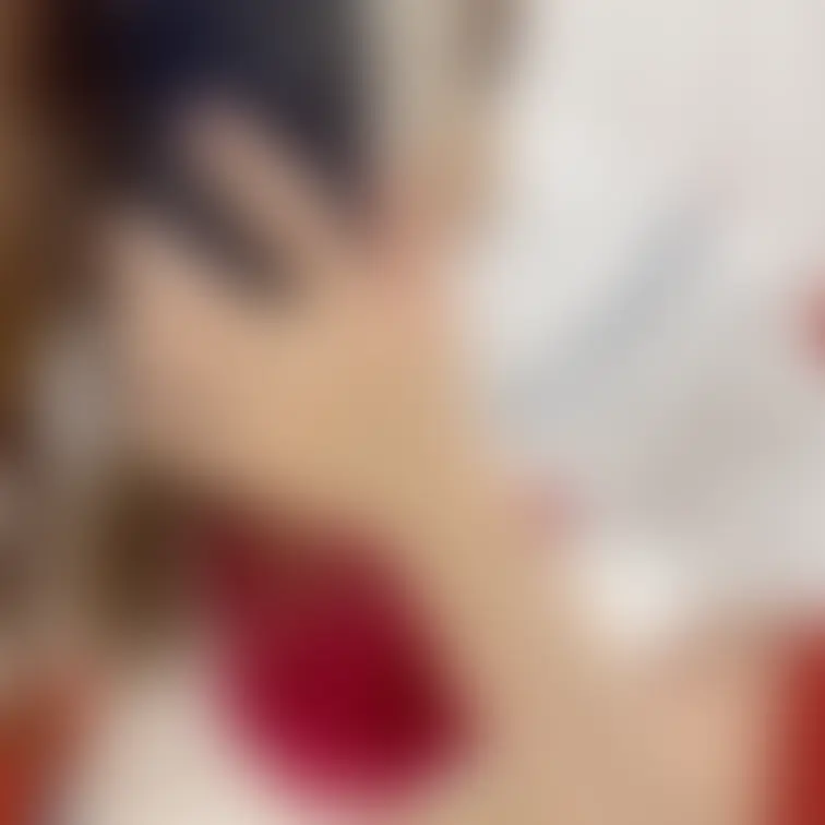 女子大生(21歳)制服で自撮りオナ。
おまんこアップで出し入れ...
可愛いさだけじゃなくエロさも兼ね備えたモデ