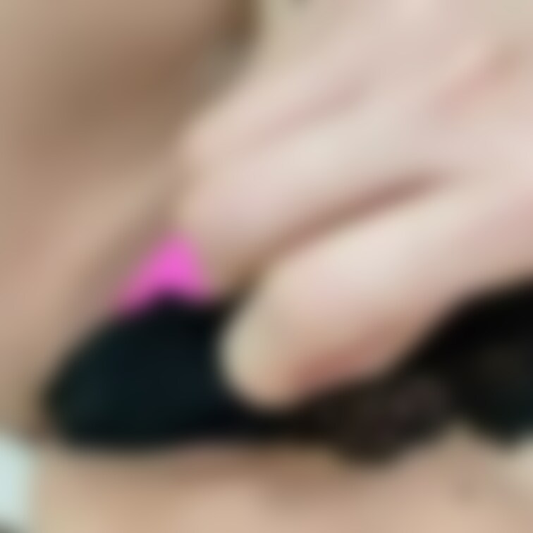 Gカップさんがオナニー を自撮りしてくれました
乳首でイケる子なので、バイブ当ててからカチカチになってます