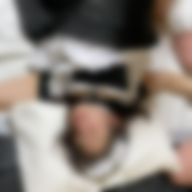 いつもと違う体位で困惑する妻ですが、快楽に体が順応していきます。

#寝取られ
#NTR
#他人棒
#3P
