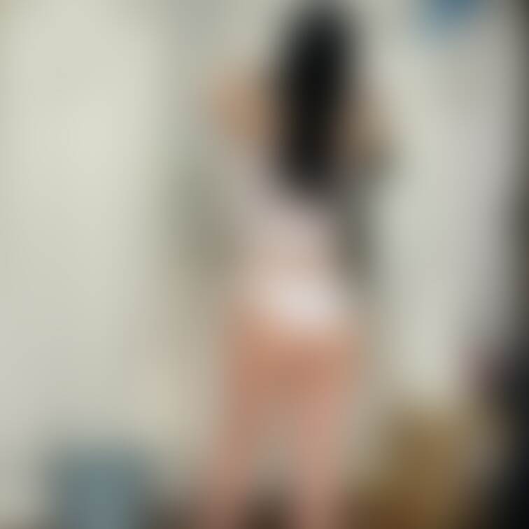 無防備な後ろ姿💖



半裸　お尻　おしり　尻フェチ　パンティ　穴あき　パイパン　むっちり　お○○○さん　O L