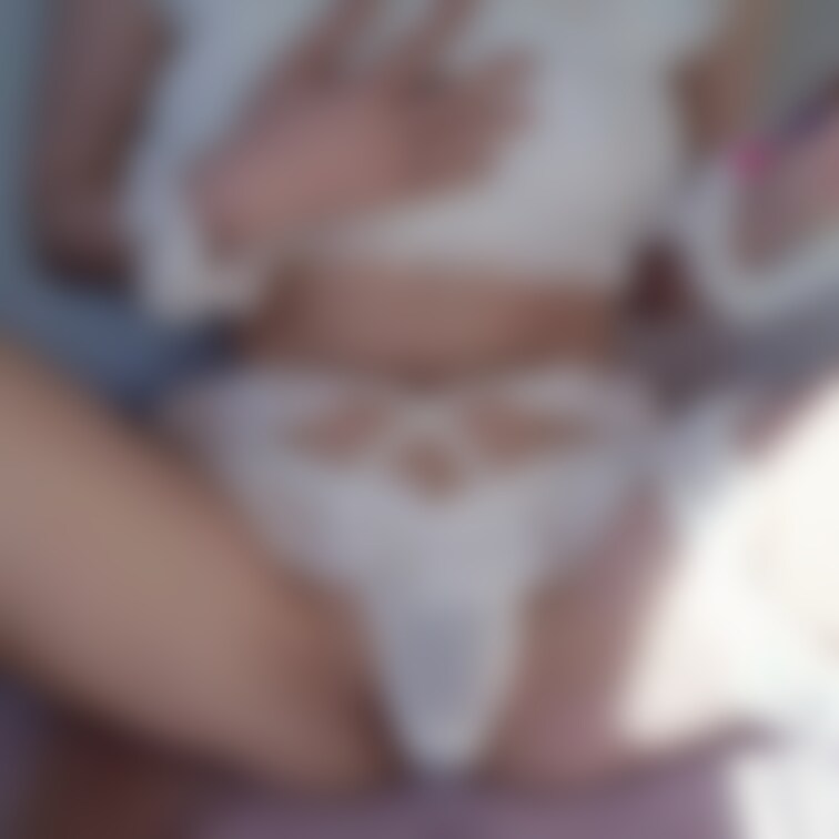 【プレミアム限定】中入れのおもちゃを膣に挿入！❤挿入はレアですよ♥