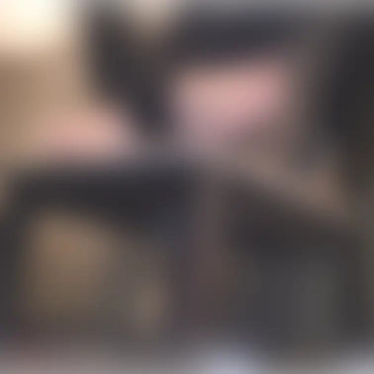 【盗撮風｜レギンス生足写真】前回は生足ブーツでしたがレギンスを履いて生足の動画もあるので写真を動画からアップします👣お洒