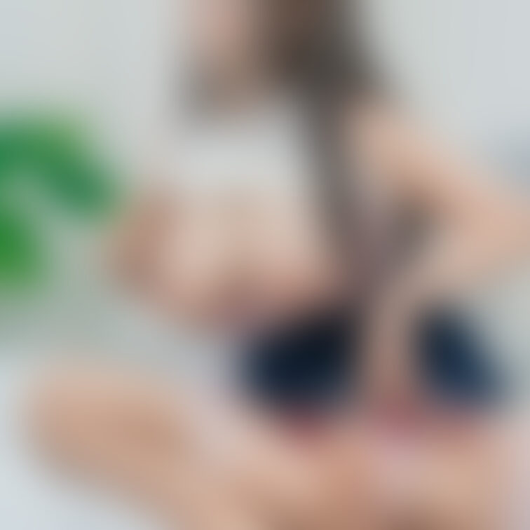 ブラからはみ出るおっぱい🥺💗