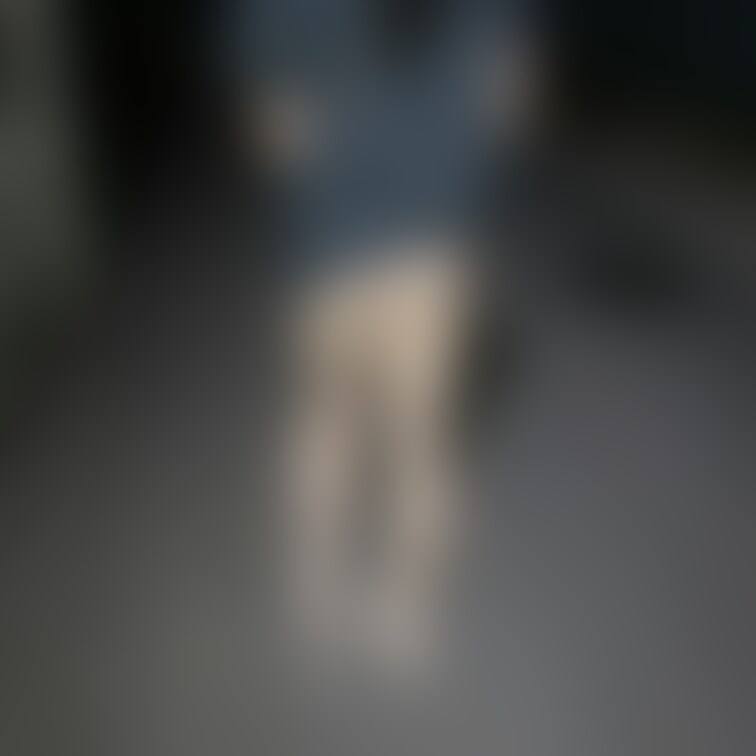 近所をお尻出して散歩。途中で男性きてドキドキ