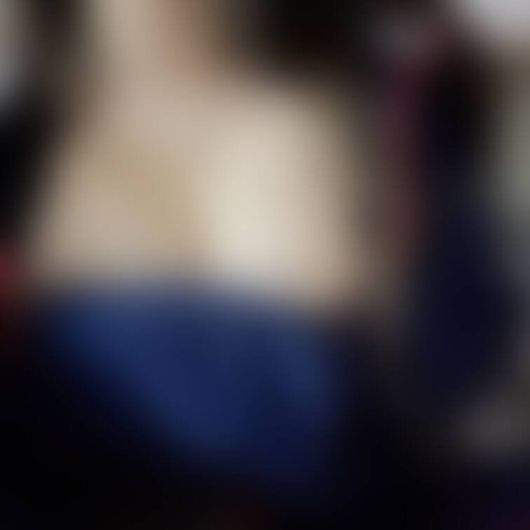 チラ見せ乳首❤︎