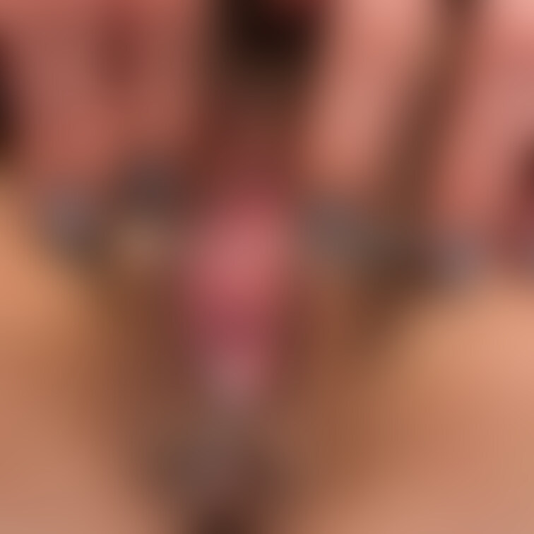 じゅぼじゅぼ💦💦💦したら…
えっちなお汁が溢れちゃうの🥺💕
早く舐めて欲しいよぉ💖

