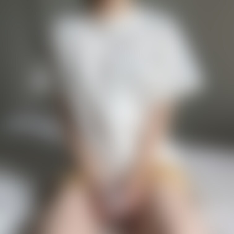 こんばんは！なちゃんです( ◜ω◝ )✨
グラビアごっこ第6弾の更新です！！！
今回は部屋着編です、お昼間の太陽がで