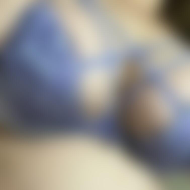 爆乳な下着姿