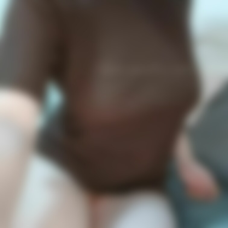 ニットからニプレスおっぱい出していっぱい触る動画♡　 5分

一番えっちに撮れた気がする...🤫
ド至近距離おっぱ