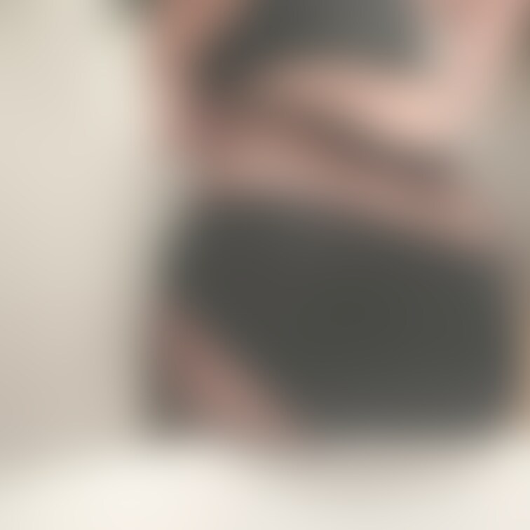 お貢ぎ版限界顔出し【モデル体型女子のおしゃれ服の中身】大人クール上下黒&黒ストッキングのフェチ肢体