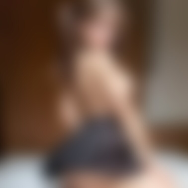 Tバック履いてるのˆ •͈ ·̫ •͈ ˆ ♪