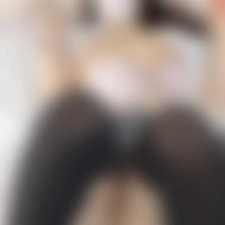 【9/21(日)撮り立て｜今夜23:59まで限定価格】
生チラ連発!! 制服のえっち全開ショット６枚

一枚目から