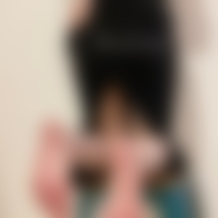 [SNS過去投稿] 2枚
①はい!! 私の足裏を補充して
また1週間頑張ろうね💕︎
②前に撮った激ヤバ画像。
激