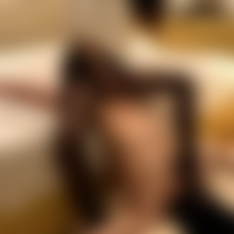 仕事終わりのリサちゃんのムレムレ黒ストッキングを嗅がされながら手コキされる！！
甘酸っぱい臭いだけでフル勃起してイッち