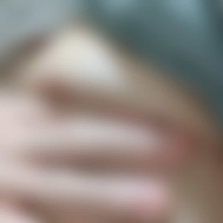 むにぃ…