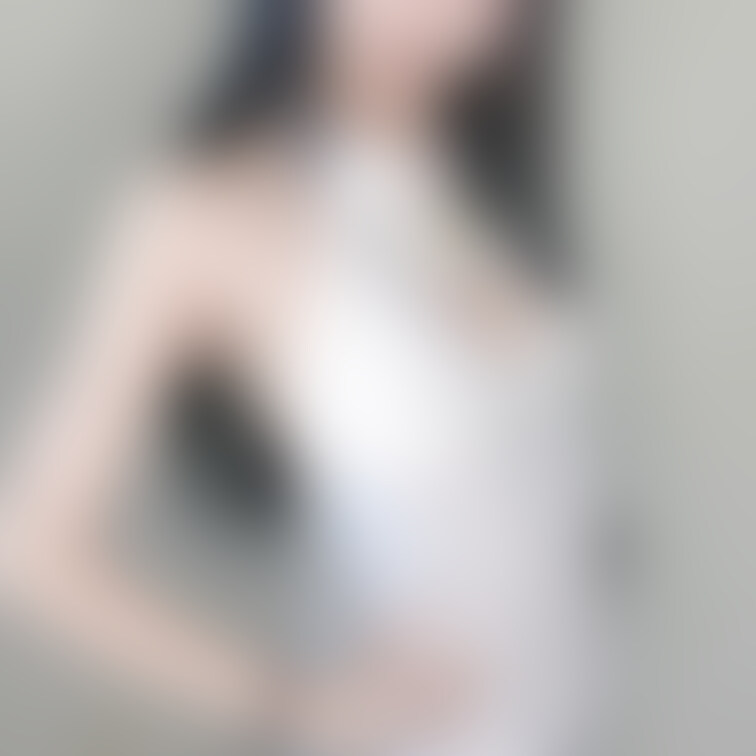 恥ずかしがりながら乳首チラ見せ♡
