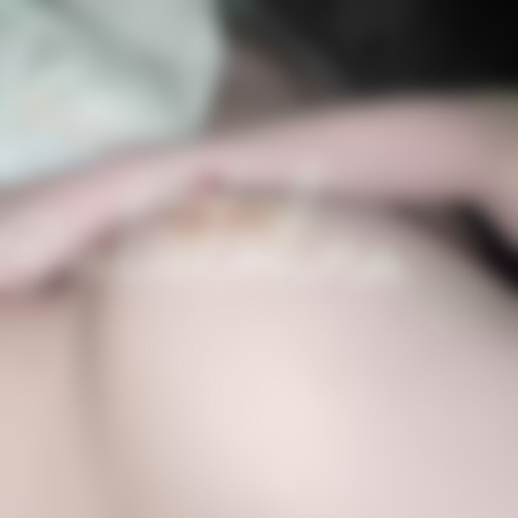 【sample 】
フォロワーさんに乳首攻められてる動画 
長編 5分  途中下触られて濡れ濡れなのバレちゃった🥺💘