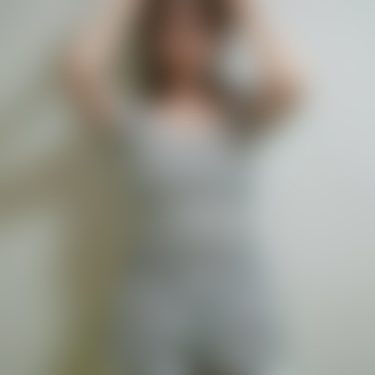 ~2024 summer ver.2～
処女巫女ちひろが私服姿で撮ったA4サイズのポスター画像1枚になります(*´ω｀