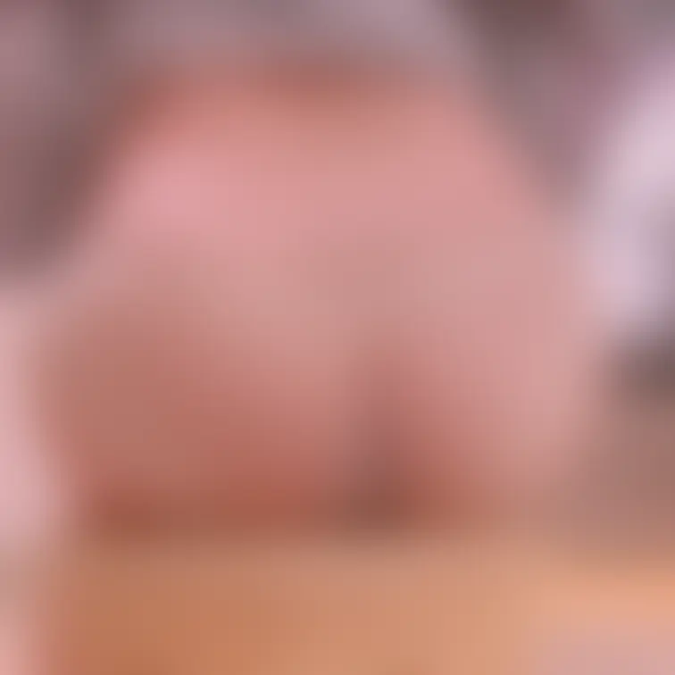 座るともっとでかい😢🍑
