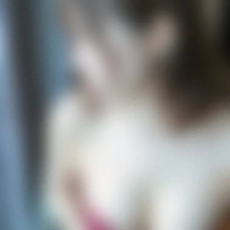 どうですか?綺麗に撮れてるかな??
最近はポートレートも好評でとても嬉しいですっ
近日中にホテルでの危うげな映像を公