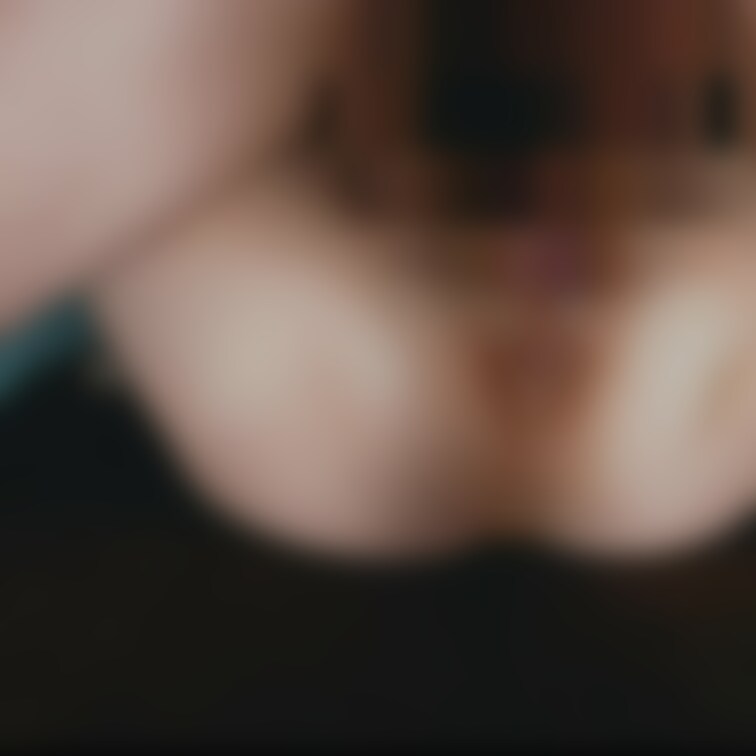 ゆうちゃんのおまんまんにモノが、ずにゅっずにゅっと音させて出入りしている動画。

たっぷりと愛液にまみれたおち○ぽ抜