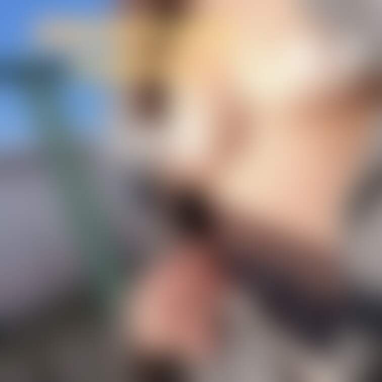 😌Smileぷらん😌
寒くなってきて露出がきびしくなってきたけど、お日様の当たるところでおっぱい晒してきました😇💞