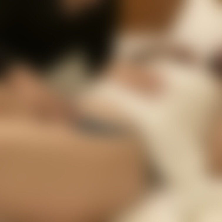 NTRプレイその1❤️
緊張の中でスタート✨
焦らされて
吐息が漏れるかえで💓

敏感な乳首を褒められて
さ