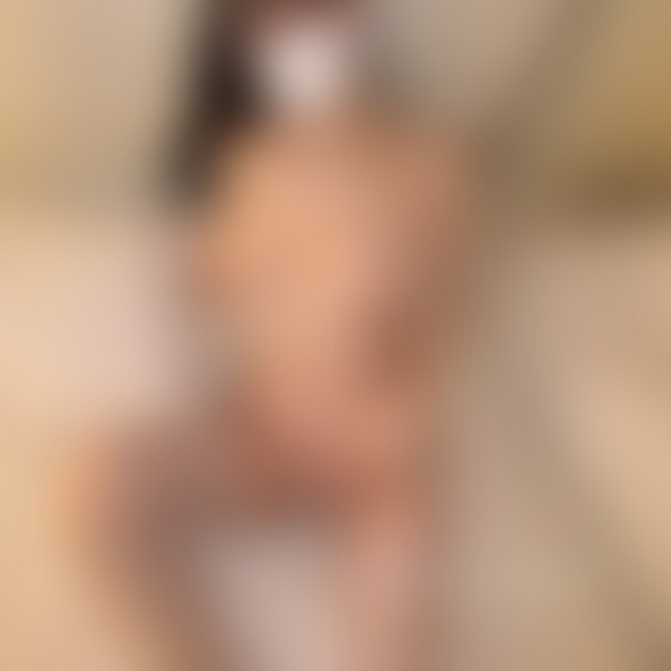 ねおきでぼーっとしてるみうさん