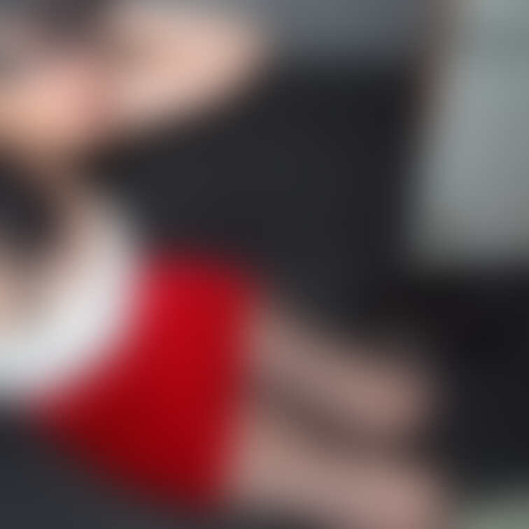 【ミニワンピサンタコスプレ】画像シリーズ
もっと応援プラン限定 画像5枚
マスク付きなので、妻の視線をご覧いただ